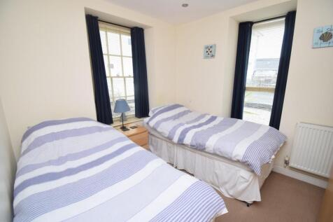 Bedroom 2.JPG