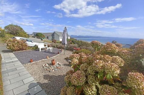 Front Garden &amp; Drive.jpg