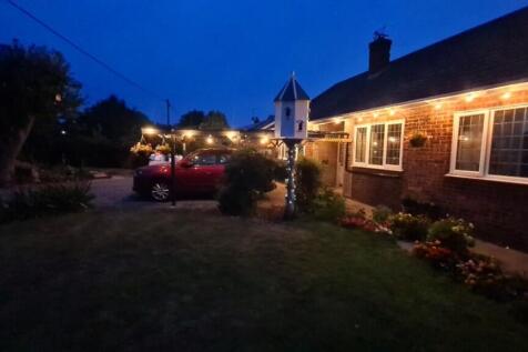 Front Garden Nigh...