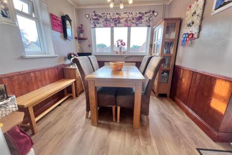 Dining room 3.jpg