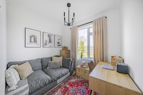 Bedroom/Study
