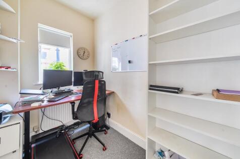 Bedroom/Study