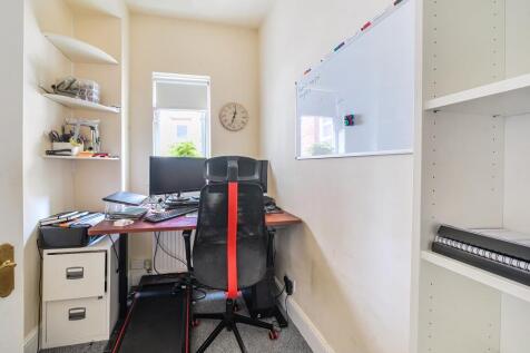 Bedroom/Study