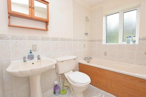 Bathroom.JPG