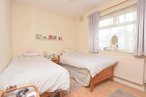 Bedroom 2.JPG