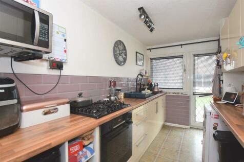 Kitchen.JPG