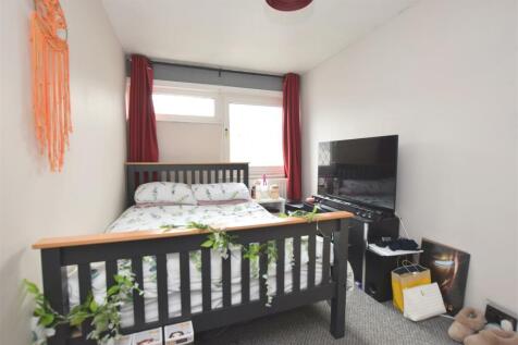 Bedroom 2.JPG