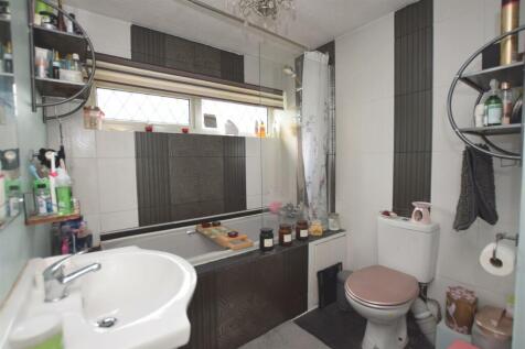 Bathroom.JPG