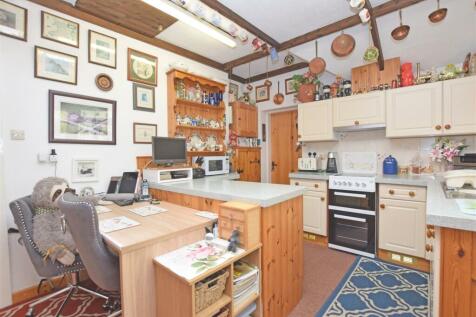 Kitchen.JPG