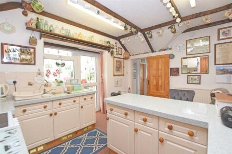 Kitchen V2.JPG