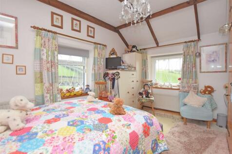 Bedroom 1.JPG