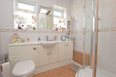 Bathroom.JPG