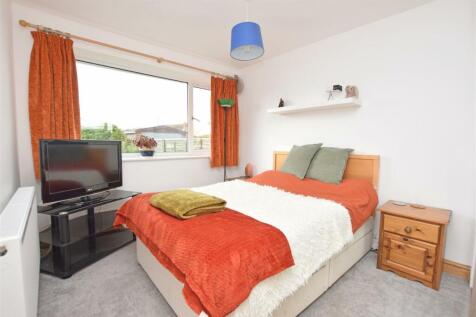 Bedroom 1.JPG