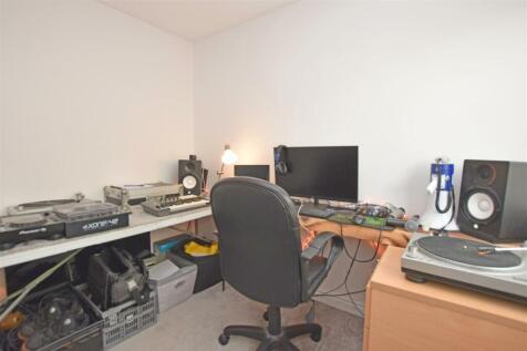Bedroom 2 V2.JPG