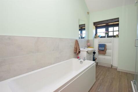 Annex Bath.JPG