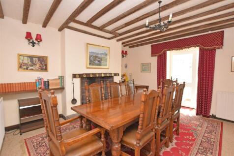Dining room.JPG