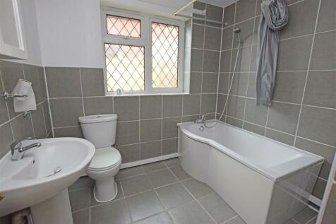 Bathroom.JPG