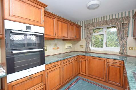Kitchen V2.JPG