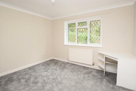 Bedroom 1 V3.JPG