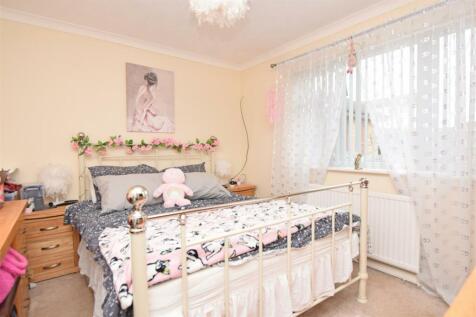 Bedroom 1.JPG