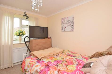 Bedroom 2.JPG