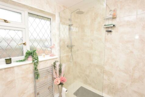 Bathroom V2.JPG