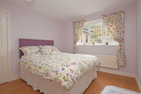 Bedroom 1.JPG