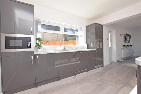 Kitchen V3.JPG