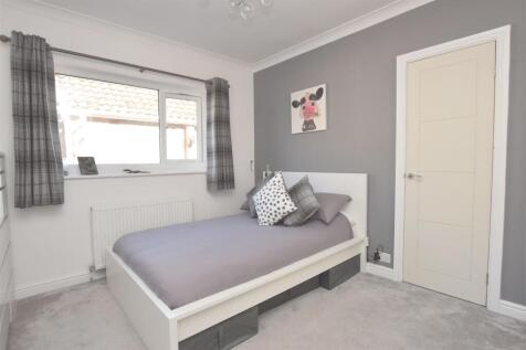 Bedroom 2.JPG
