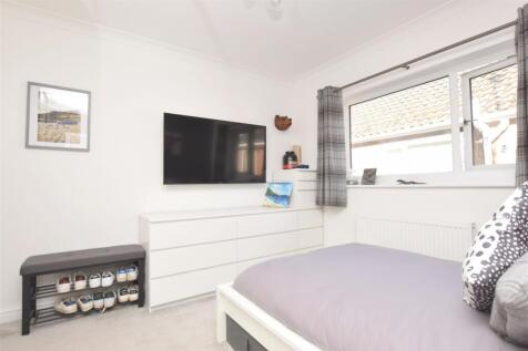 Bedroom 2 V2.JPG
