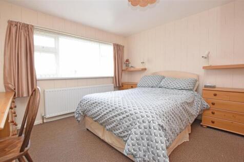 Bedroom 1.JPG