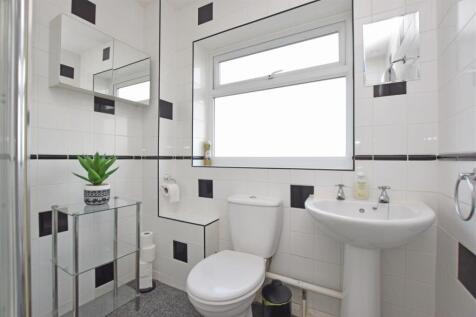 Bathroom.JPG