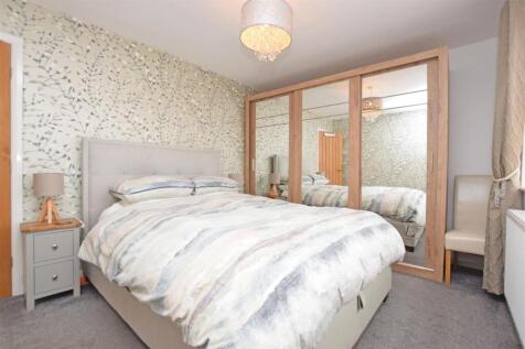 Bedroom 1.JPG