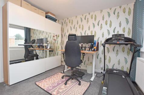 Bedroom 2.JPG