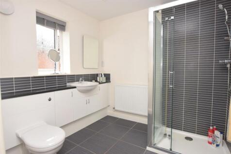 Bed 1 En Suite.JPG