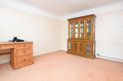 Ground floor bedroom.JPG