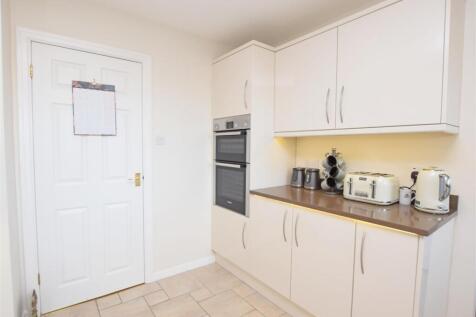 Kitchen V2.JPG