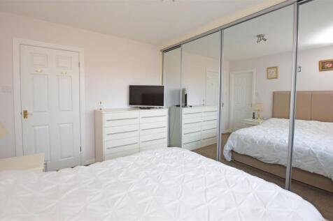 Bedroom 1 V3.JPG