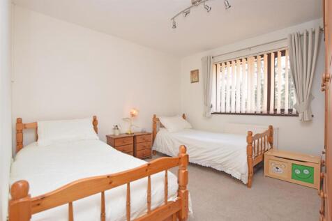 Bedroom 2.JPG