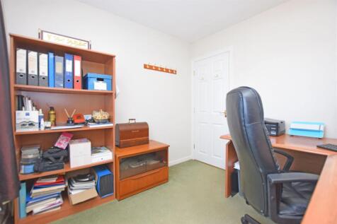 Bedroom 3 V2.JPG