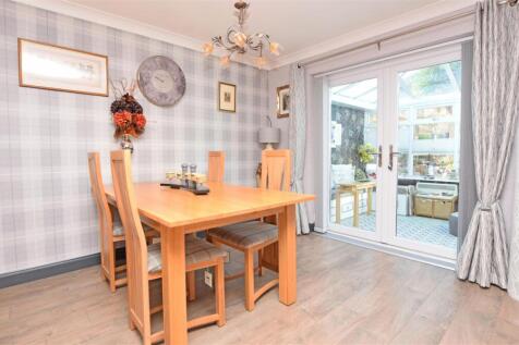 Dining Area.JPG