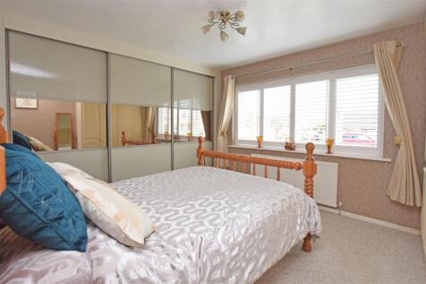 Bedroom 1 V3.JPG