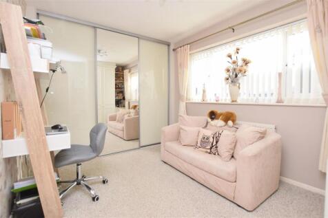 Bedroom 2.JPG