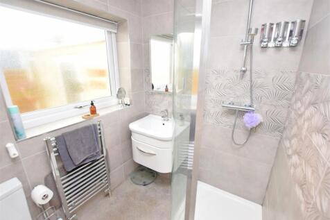 Shower Room V2.JPG
