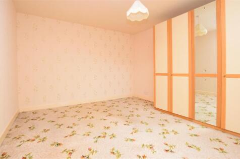 Bedroom 1.JPG