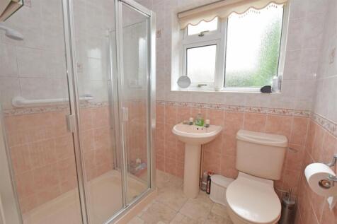 Bathroom.JPG