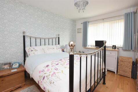 Bedroom 1.JPG