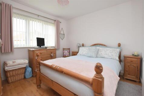 Bedroom 2.JPG