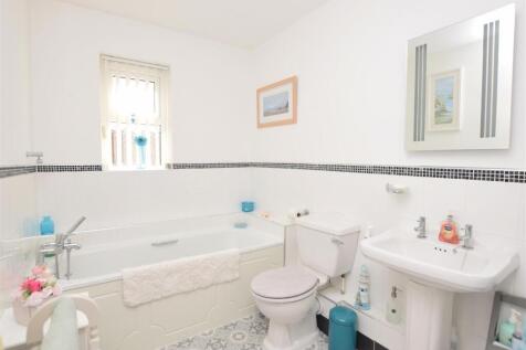 Bathroom.JPG