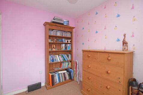 Bedroom 4 V2.JPG